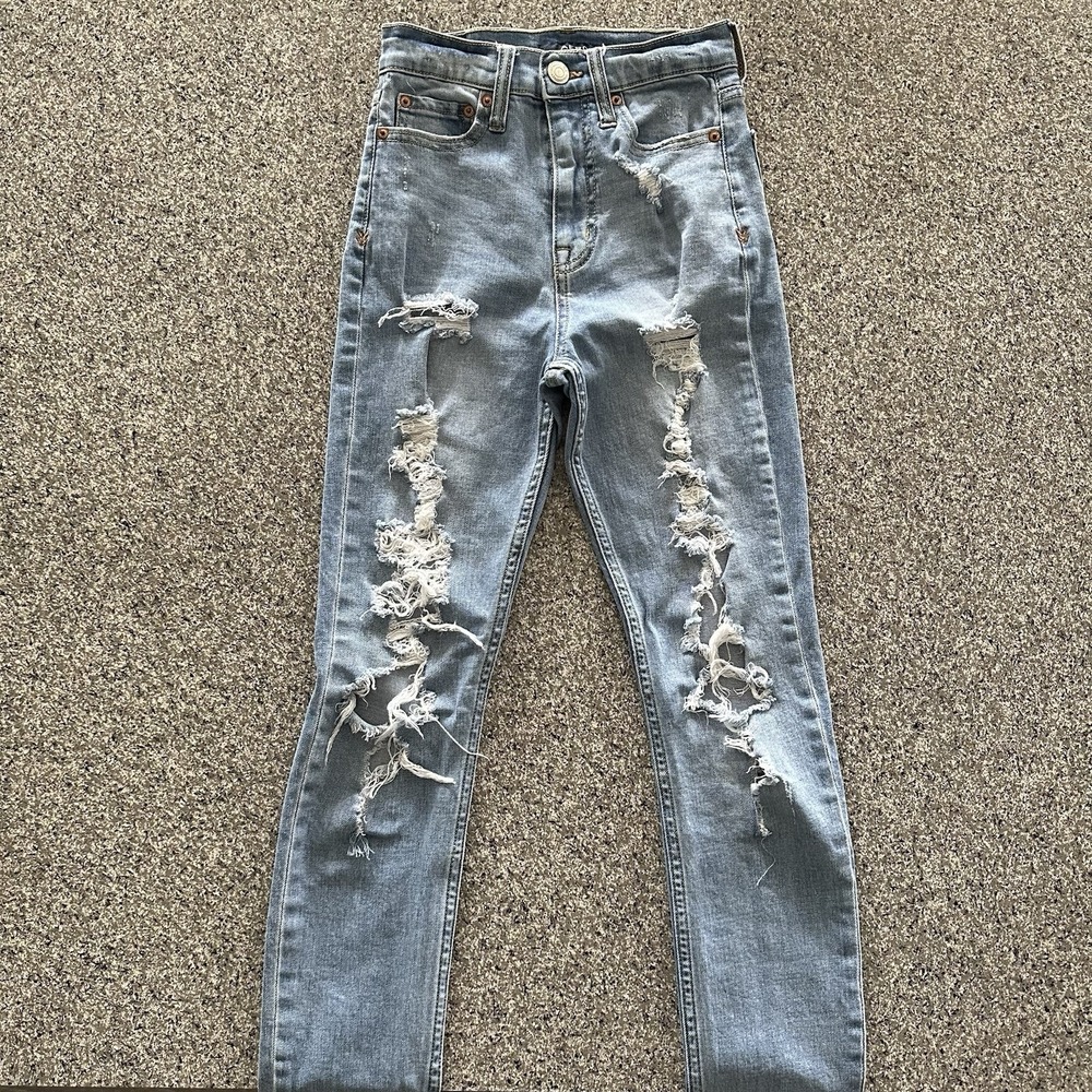 Aeropostale Cheeky Jegging Women's‎ Size 00 Light Wash Distressed Ripped Aero